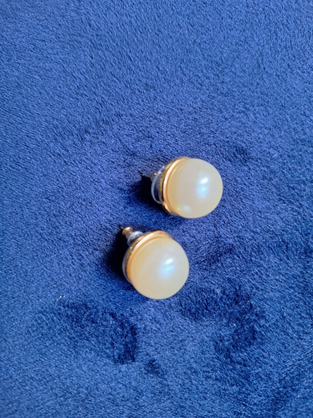 Classic Pearl-Style Gold-Trim Stud Earrings - Cream
